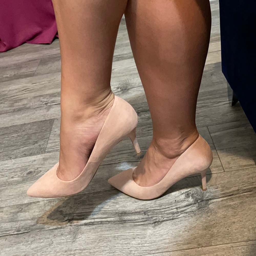 Cream velvet feel pointy toe 4” heels